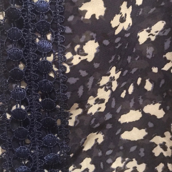 Beautiful all year around  blouse - Picture 7 of 8